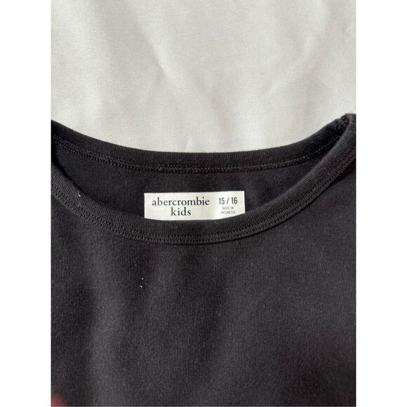 ☔️Abercrombie Kids T-Shirt - Picture 3 of 3